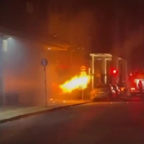 Incendio en edificio de Andes y Mercedes tras fuga de gas.