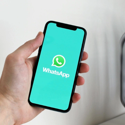 Nuevas estrategias de estafa buscan tomar control de cuentas de WhatsApp.