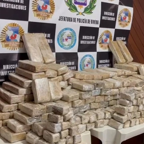 Detenidos dos ciudadanos paraguayos por contrabando de drogas.
