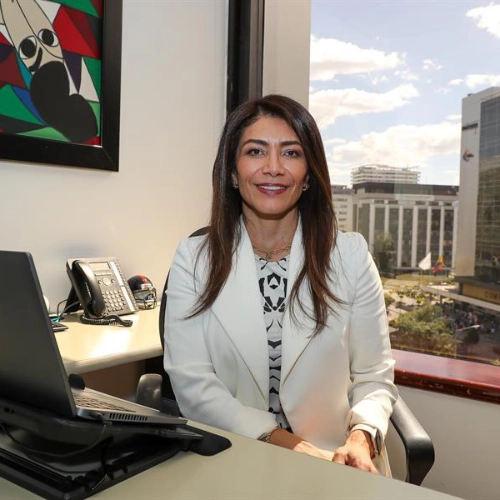 El Foro Económico Mundial sitúa como líder en empoderar mujeres al mayor banco de Ecuador.